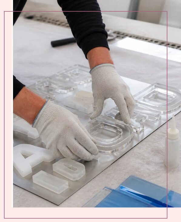 Изготовление объемных букв из акрила для рекламы в Ржеве